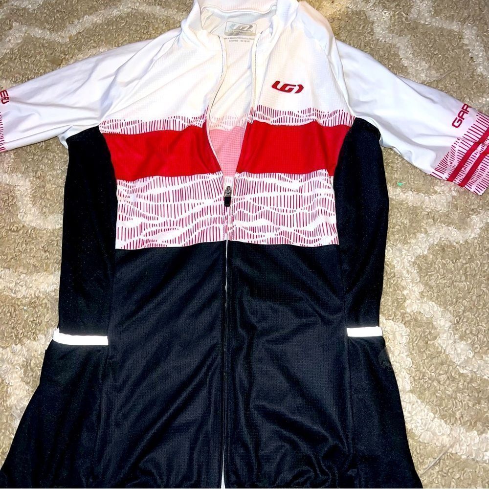 garneau biking shirt size M
